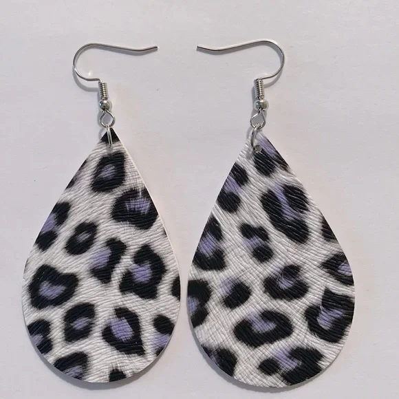 🖤Pick Any 3 for $12🖤 Faux Leather Dangle Earrings Animal Print - Picture 2 of 6